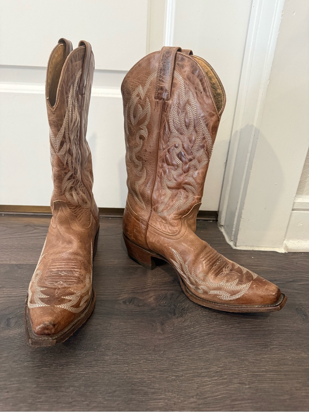 Classic Western Leather Cowboy Boots in Brown with White Stitching - Picture 2 of 5